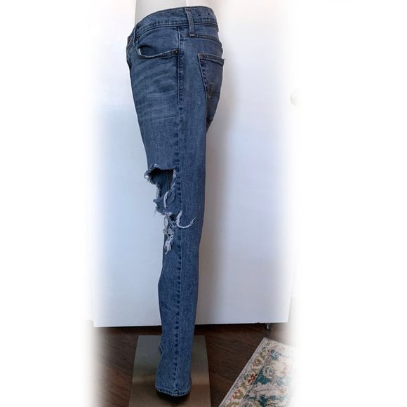 ❤️ Hollister Distressed Jeans - Picture 3 of 5